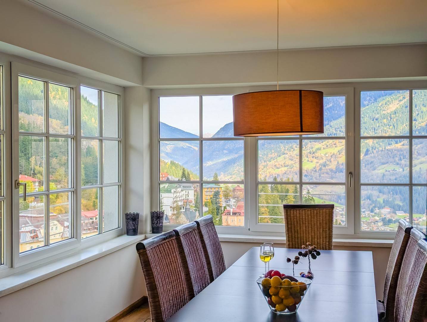 Wohnung mit Panoramablick auf den Wasserfall und Aufzug