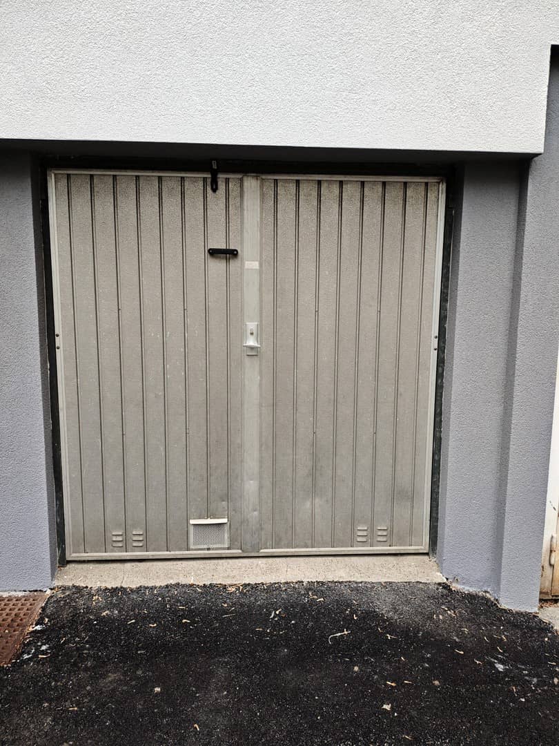 Lockable dry single box near U6 apartment