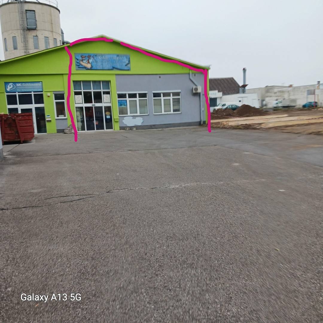 Flexible commercial space near Fischapark Apartment