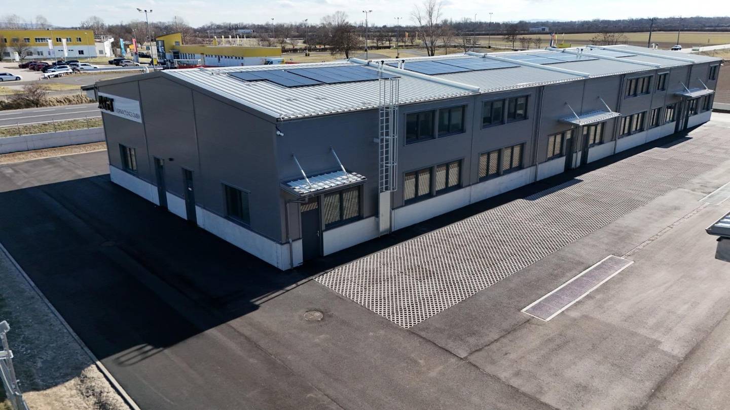 Immediately available loft apartment with underfloor heating