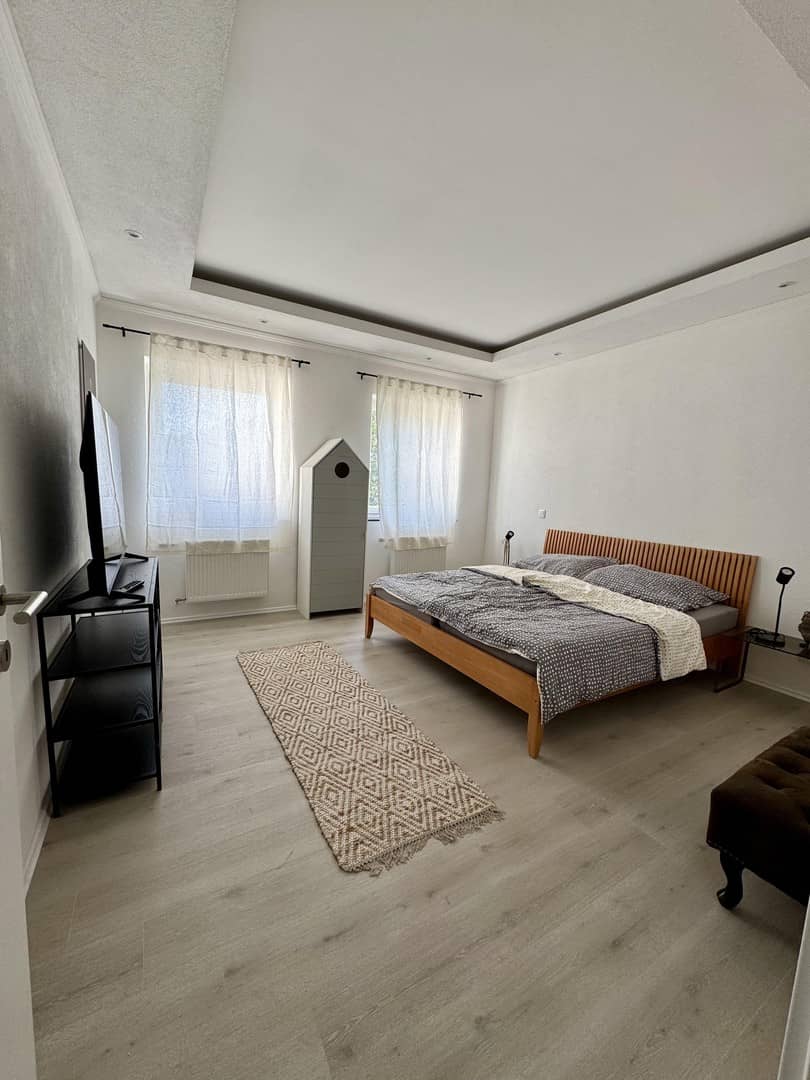 Furnished apartment near main station with high speed internet