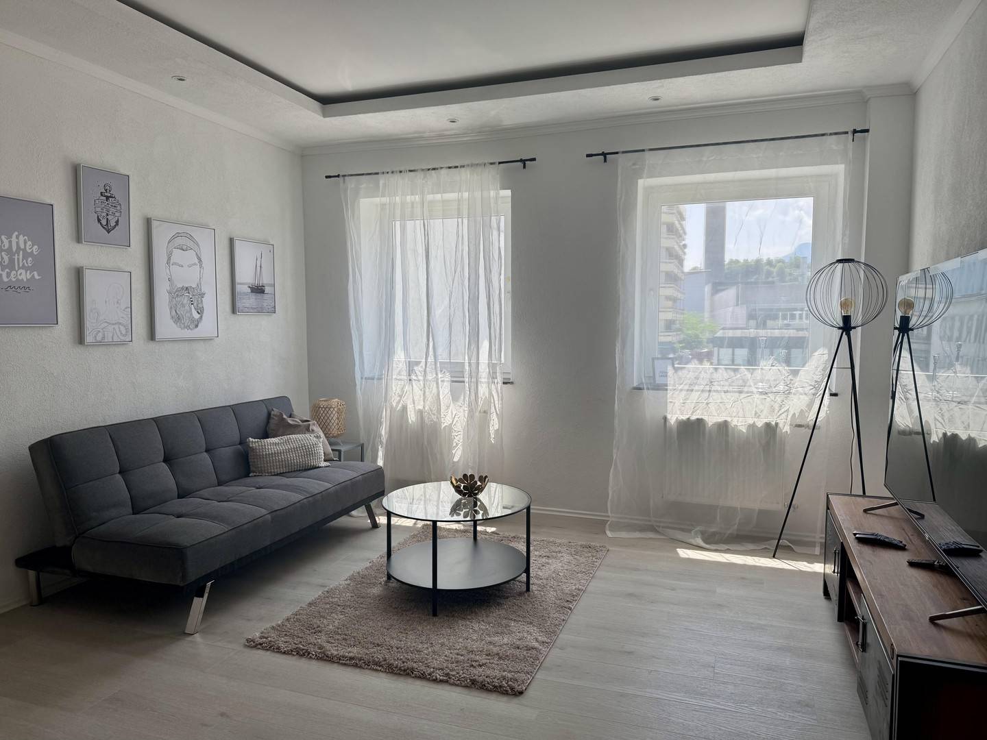 Furnished apartment near main station with high speed internet