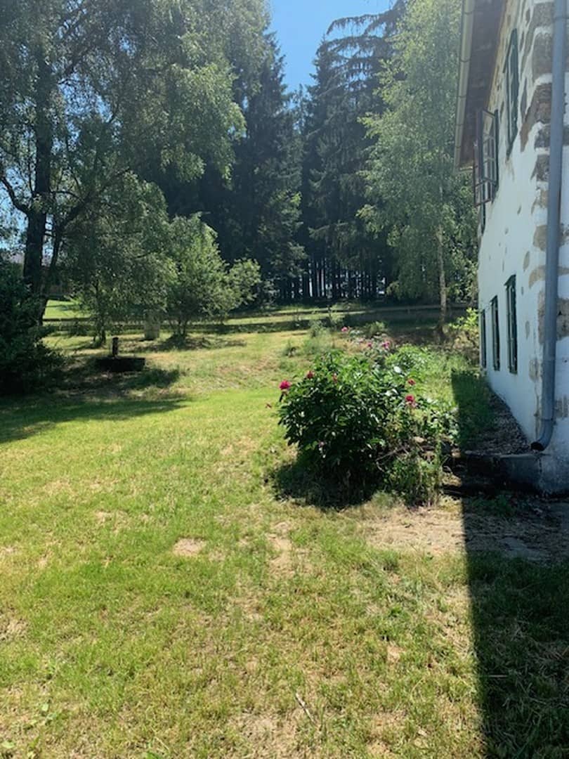 Teilrenovierte familienwohnung mit Privatgarten am Waldrand