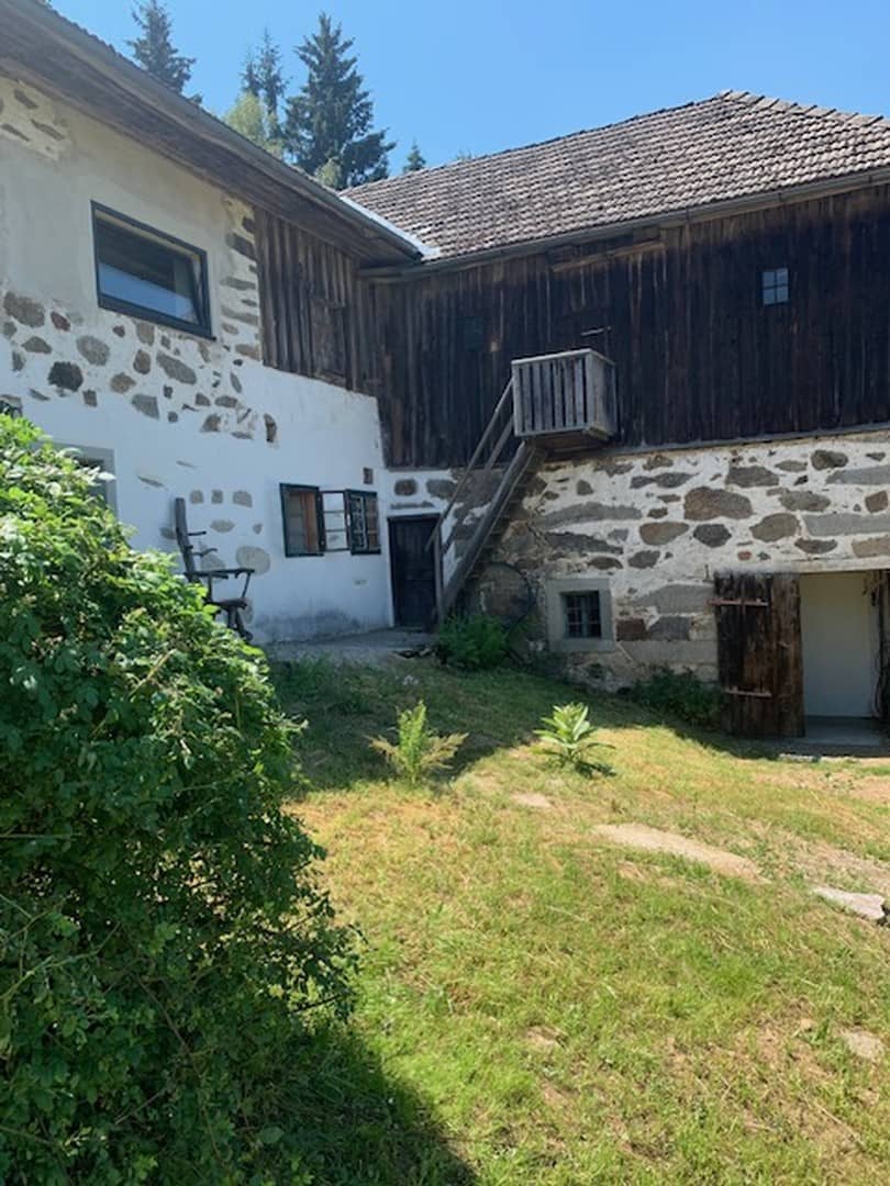 Teilrenovierte familienwohnung mit Privatgarten am Waldrand
