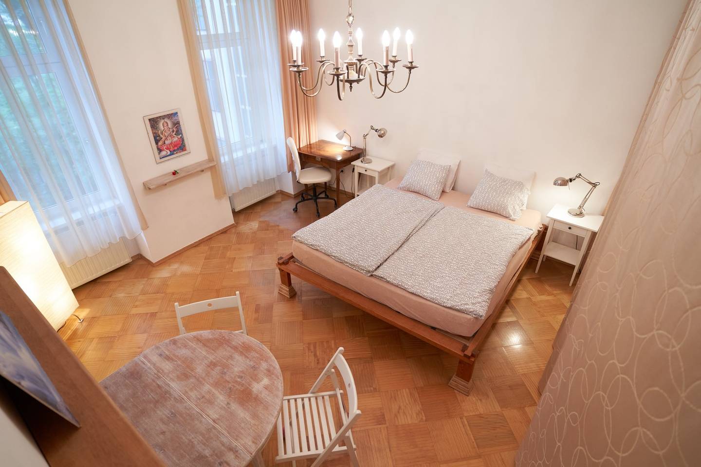 Voll möblierte Altbauwohnung direkt am Praterauen