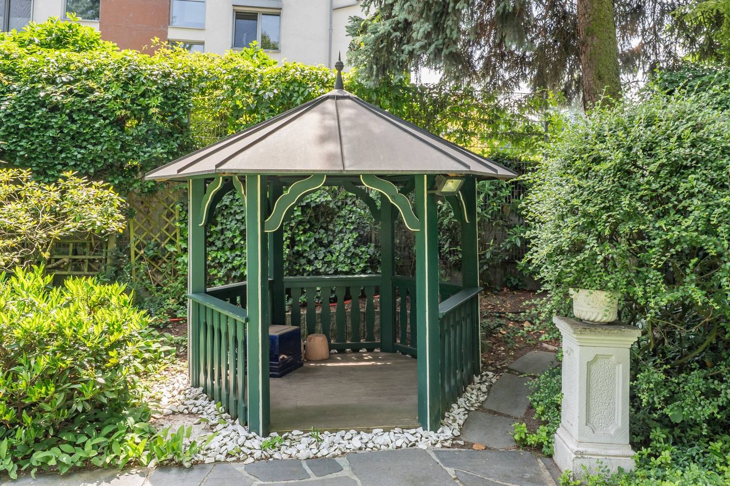 Villa im Grünen mit Garten Familienwohnung