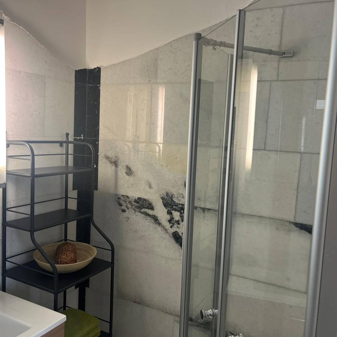 Sanierte Wohnung mit großer uneinsehbarer Terrasse