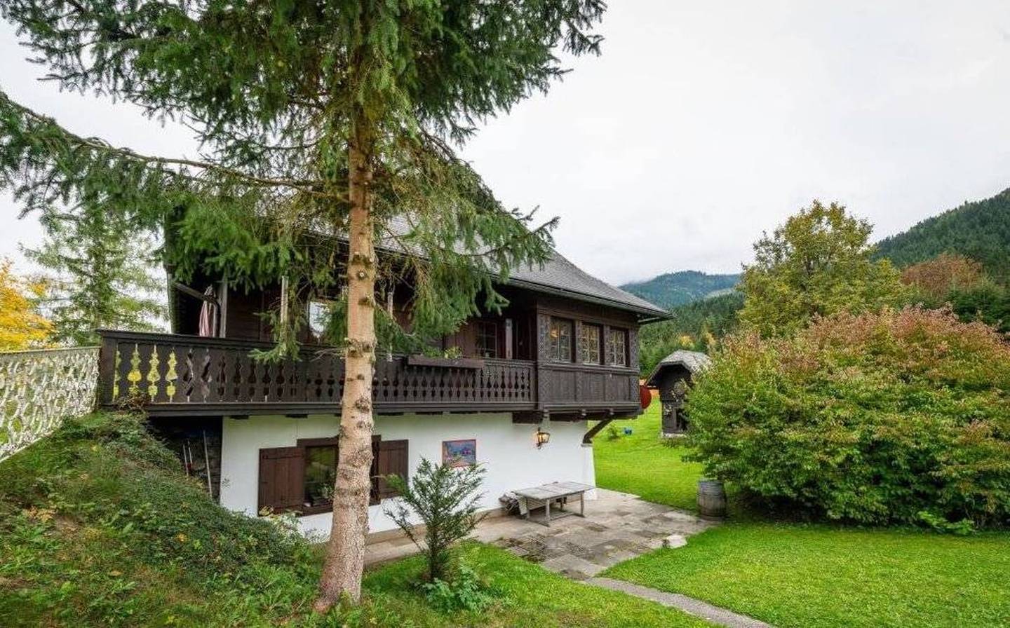 Sonniges Refugium mit Pool und großem Garten Ferienwohnung