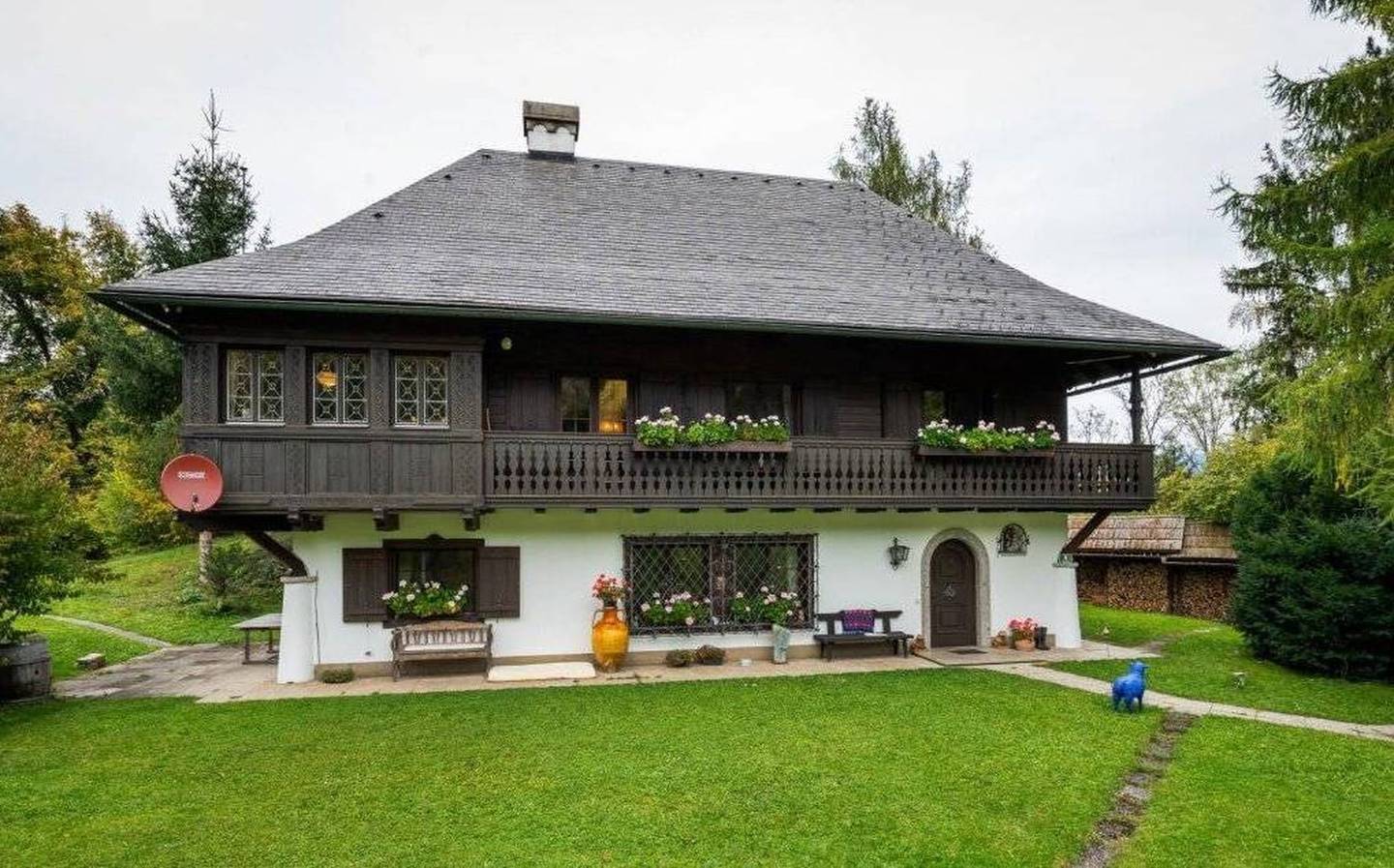 Sonniges Refugium mit Pool und großem Garten Ferienwohnung