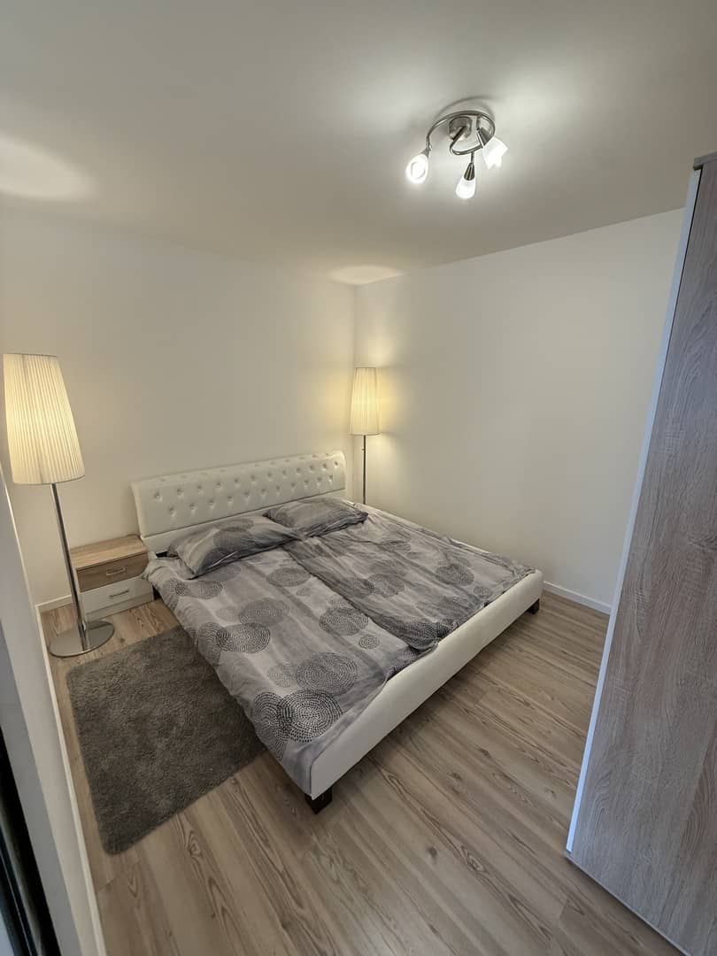 Bright freshly renovated Wohnung near Meidlinger Bahnhof with lift