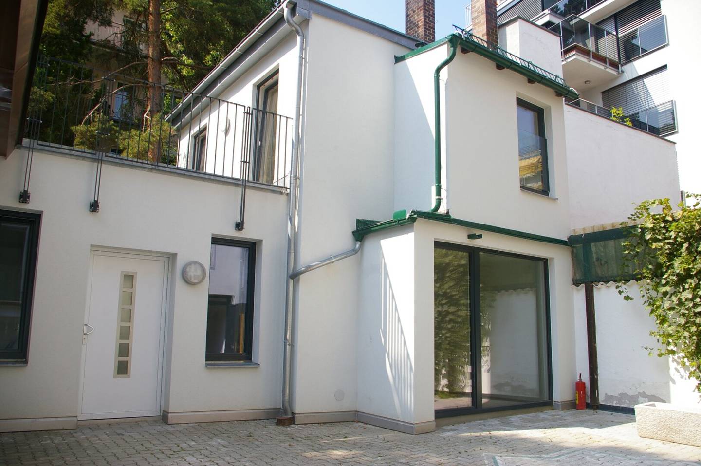 Courtyard building + maisonette + terrace + near Semmelweisklinik!