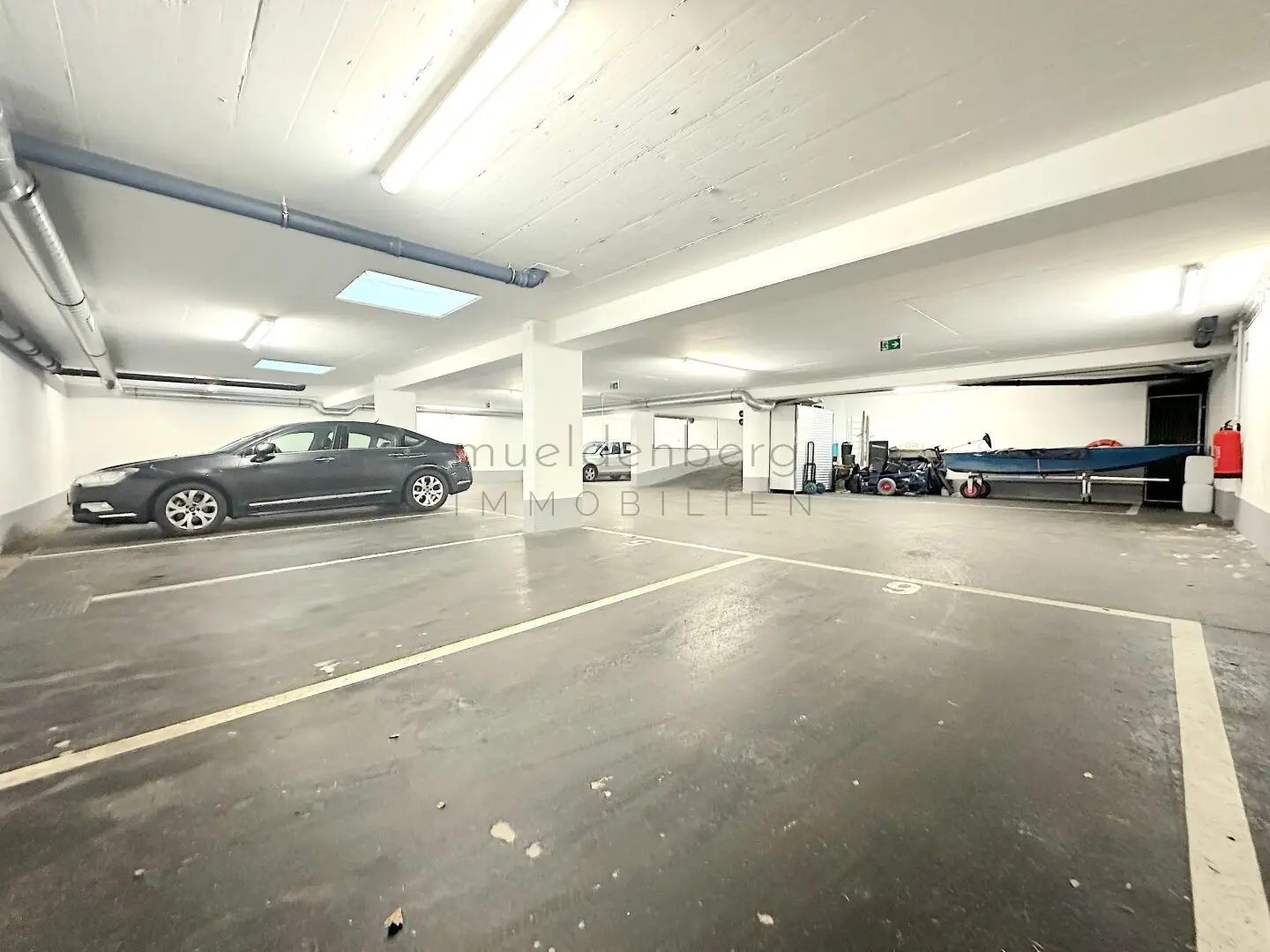 Neuwertige Tiefgaragenplätze in 1210 Wien - Sichern Sie sich jetzt Ihren Stellplatz!