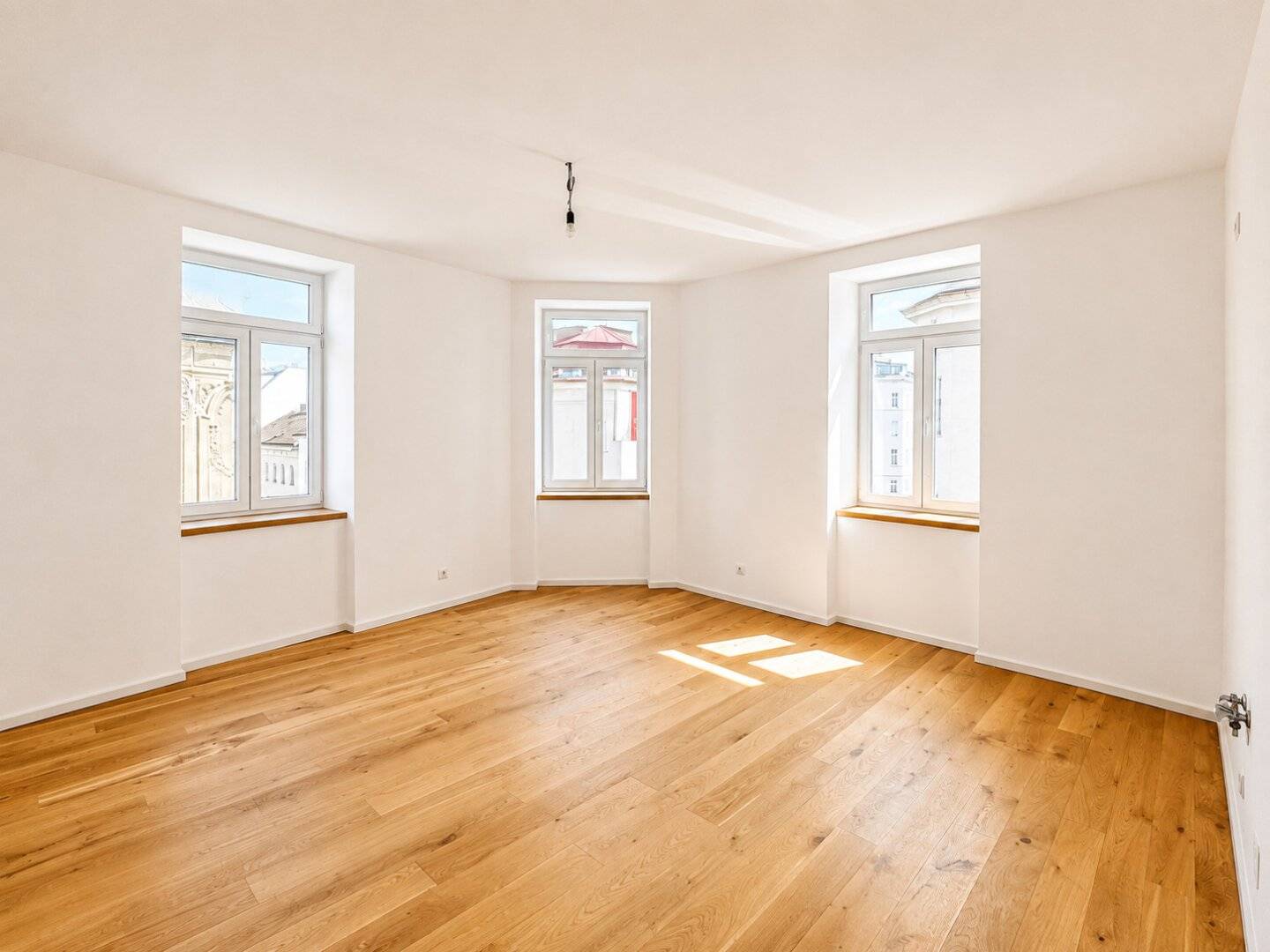 Helle Altbauwohnung im 1.OG – 3 Zimmerwohnung - 1100 Wien