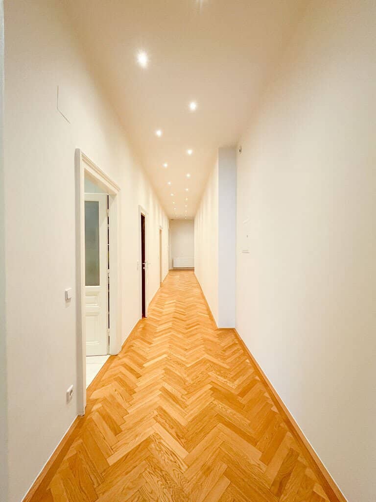 Open-ended old building apartment near Liechtensteinpark