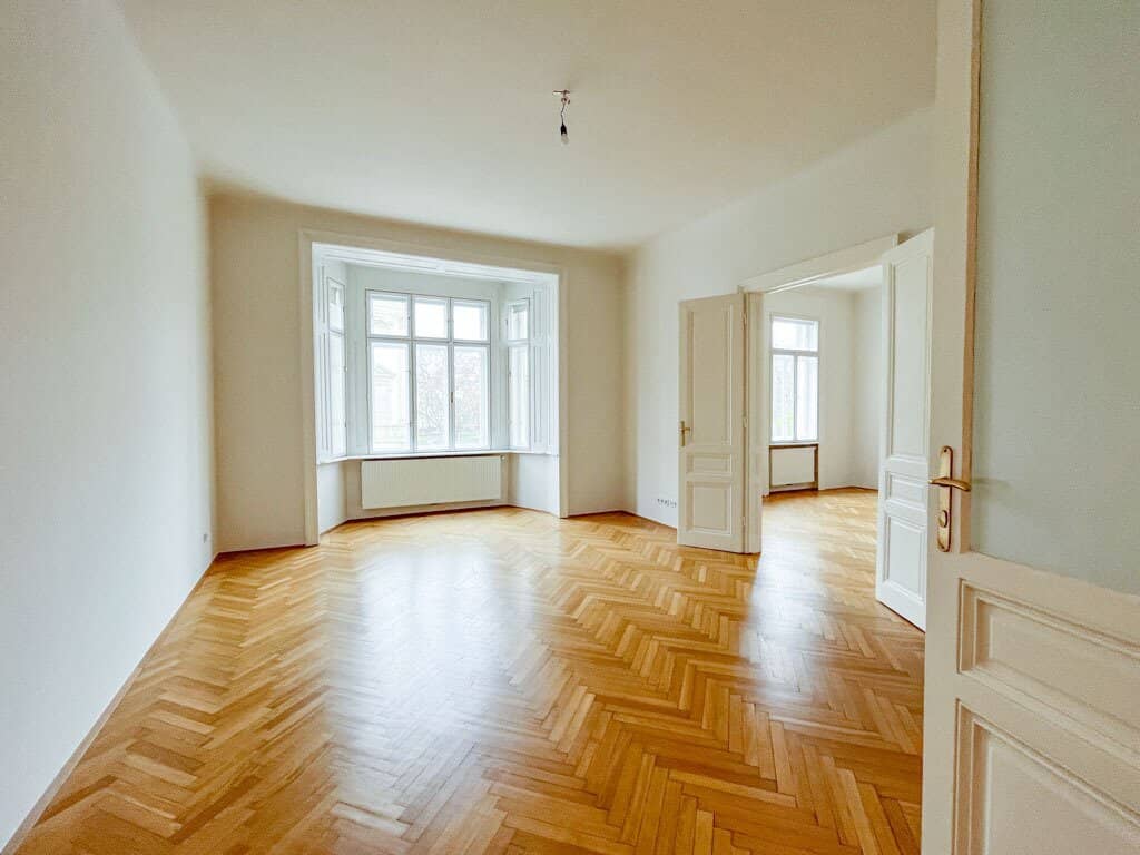 Open-ended old building apartment near Liechtensteinpark