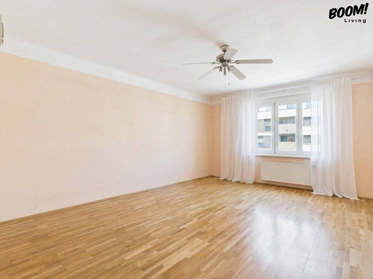 Move in or invest – Bright 2-room apartment with quiet courtyard location and excellent transport connections