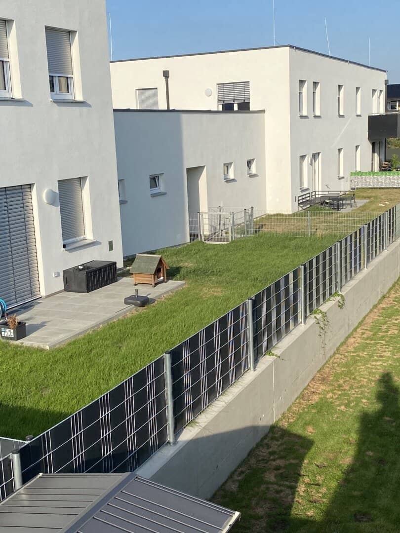 2-room apartment with large garden including parking space and complete kitchen