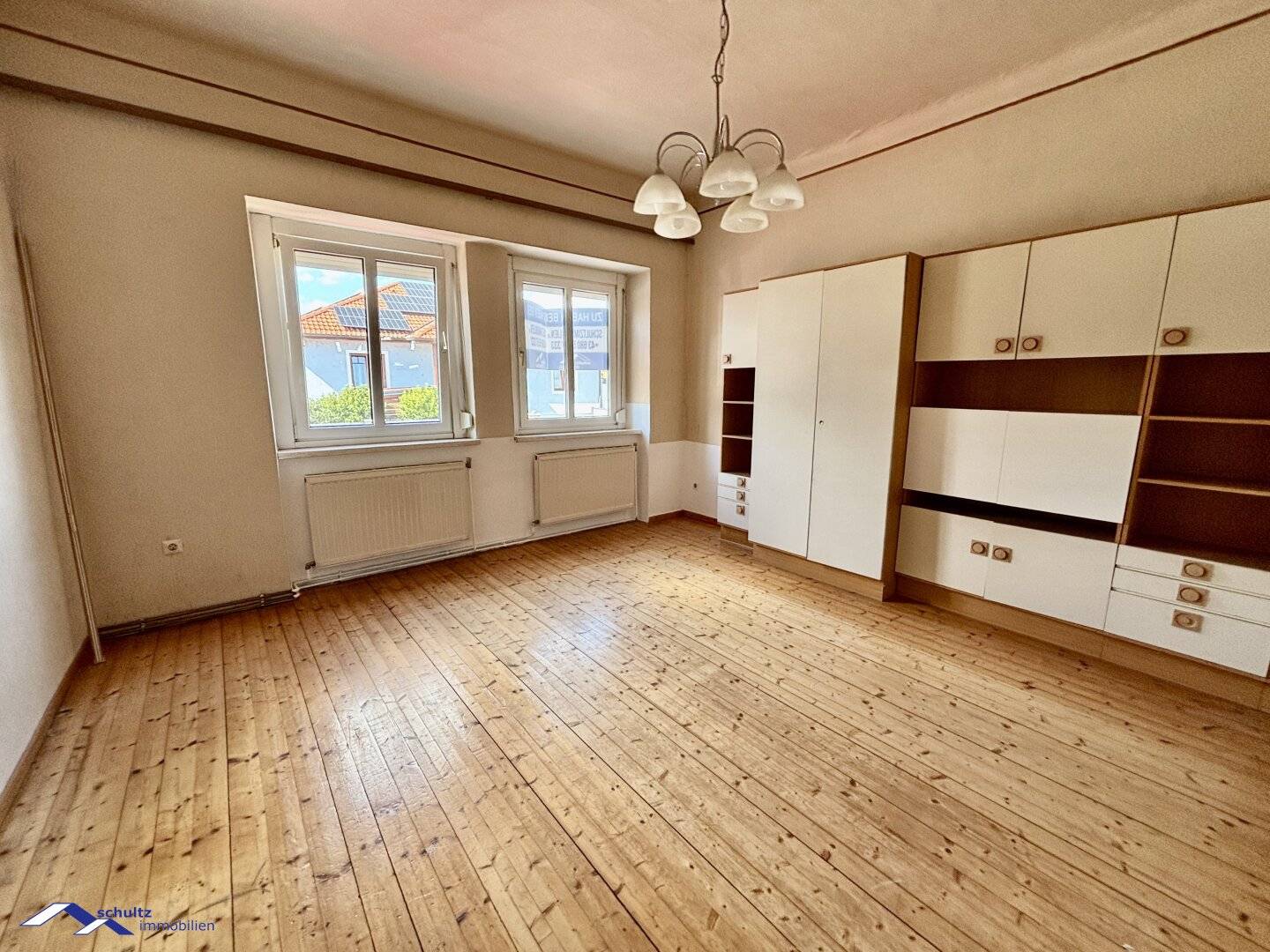 Charming single family house with large garden, private courtyard and raw attic in prime location of Guntramsdorf