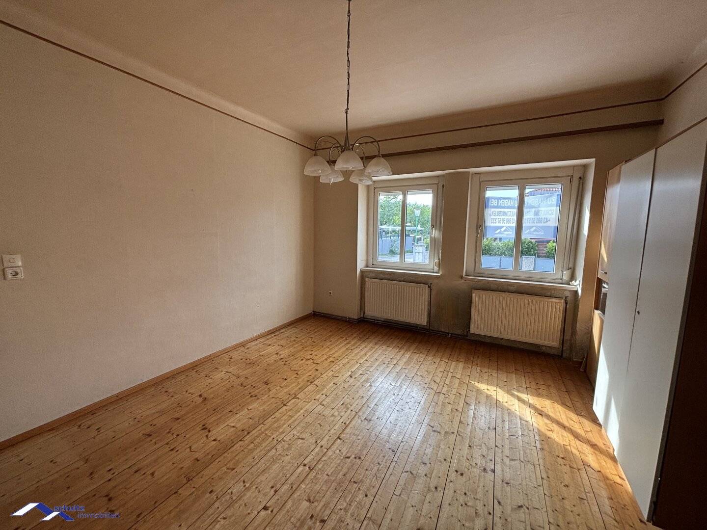 Charmantes Einfamilienhaus mit großem Garten, uneinsehbarem Innenhof und Rohdachboden in Bestlage von Guntramsdorf