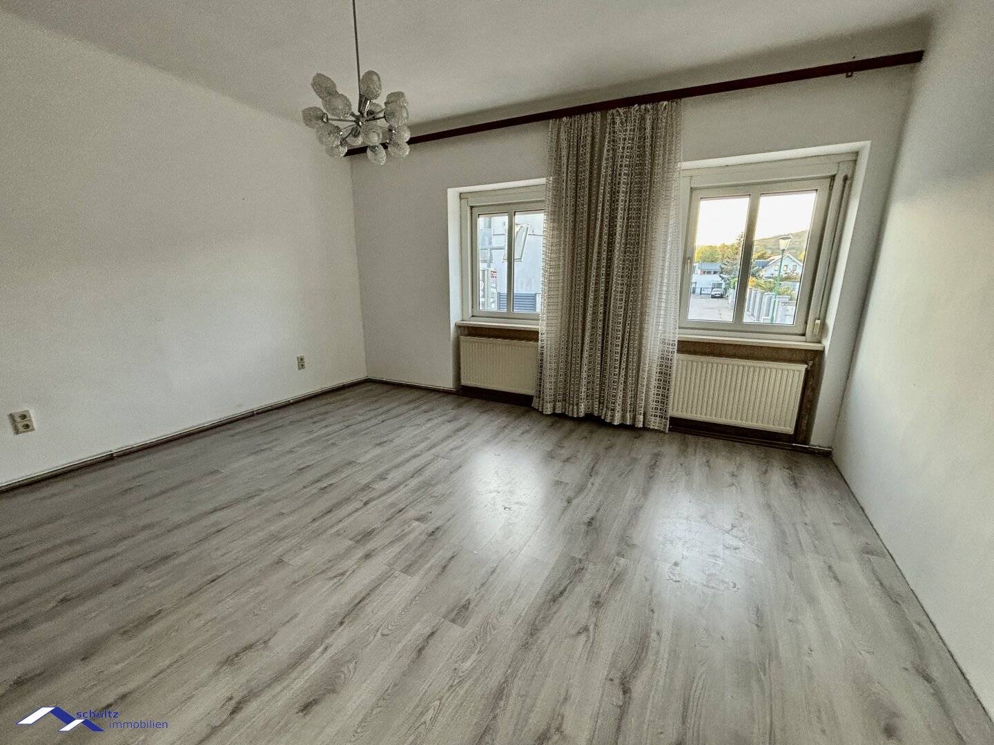 Charming single family house with large garden, private courtyard and raw attic in prime location of Guntramsdorf