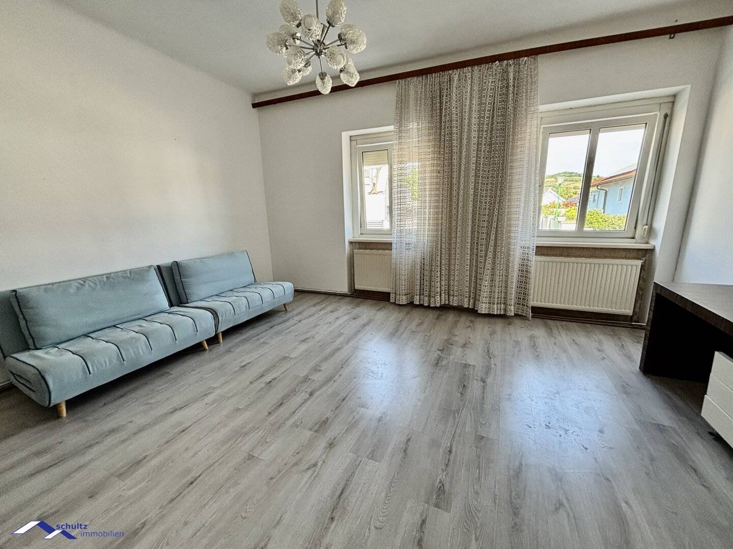Charmantes Einfamilienhaus mit großem Garten, uneinsehbarem Innenhof und Rohdachboden in Bestlage von Guntramsdorf