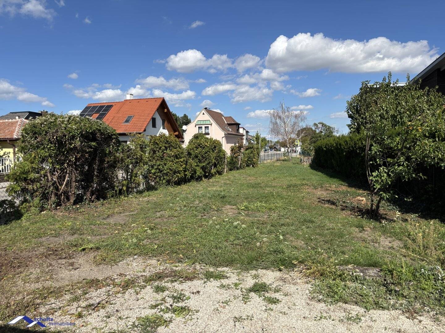 Charming single family house with large garden, private courtyard and raw attic in prime location of Guntramsdorf