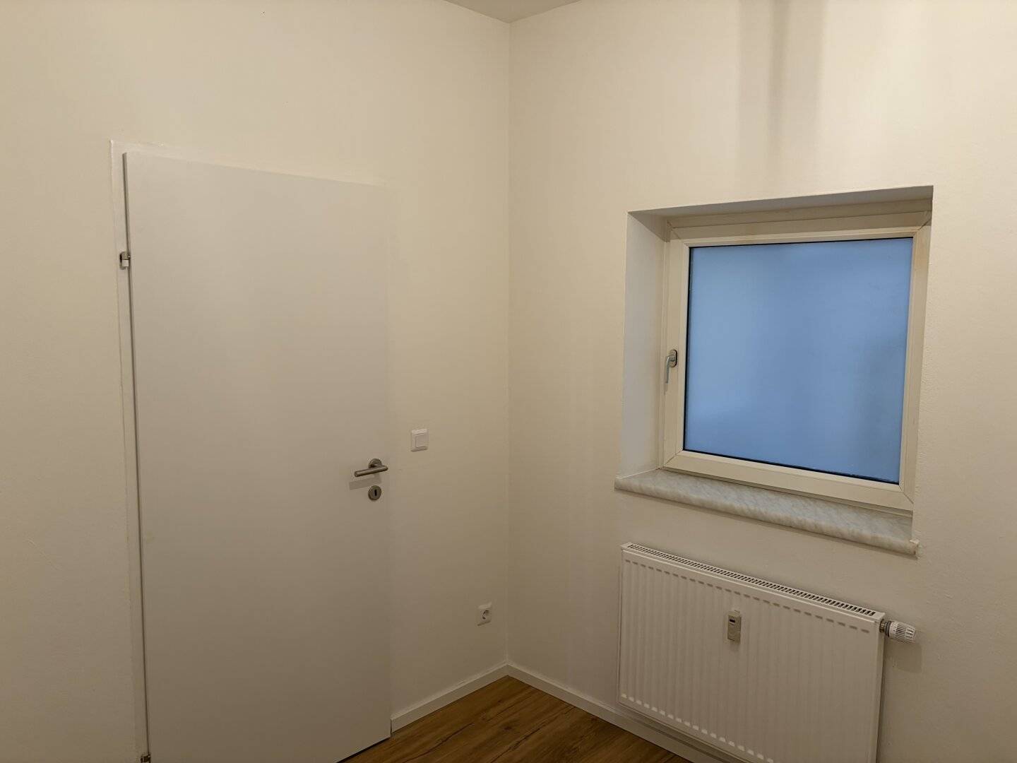 Stylish 3-room apartment, newly renovated with private entrance