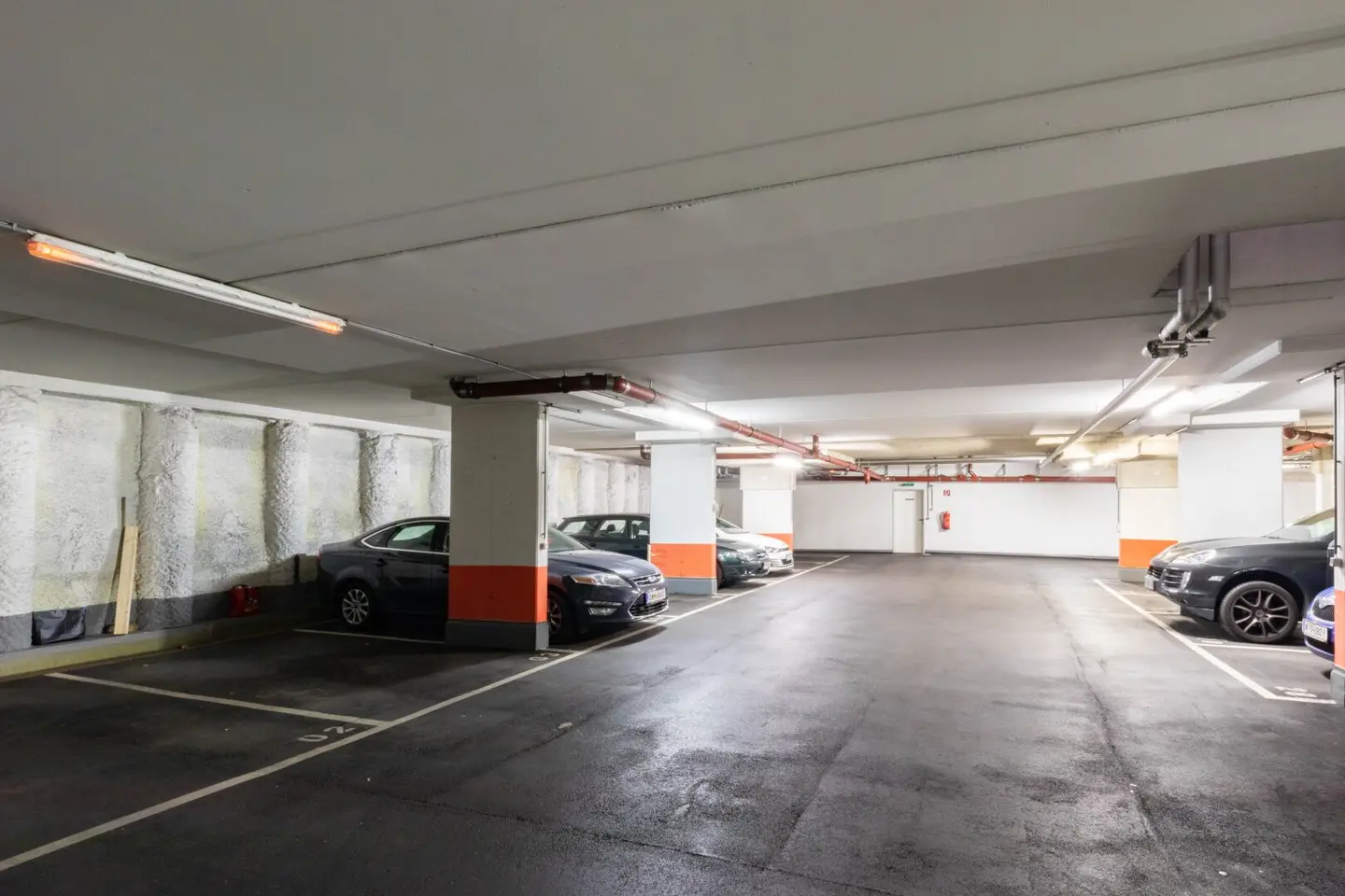 PROVISIONSFREI! Heller Tiefgaragenstellplatz in gepflegter Garage – komfortabel & sicher!