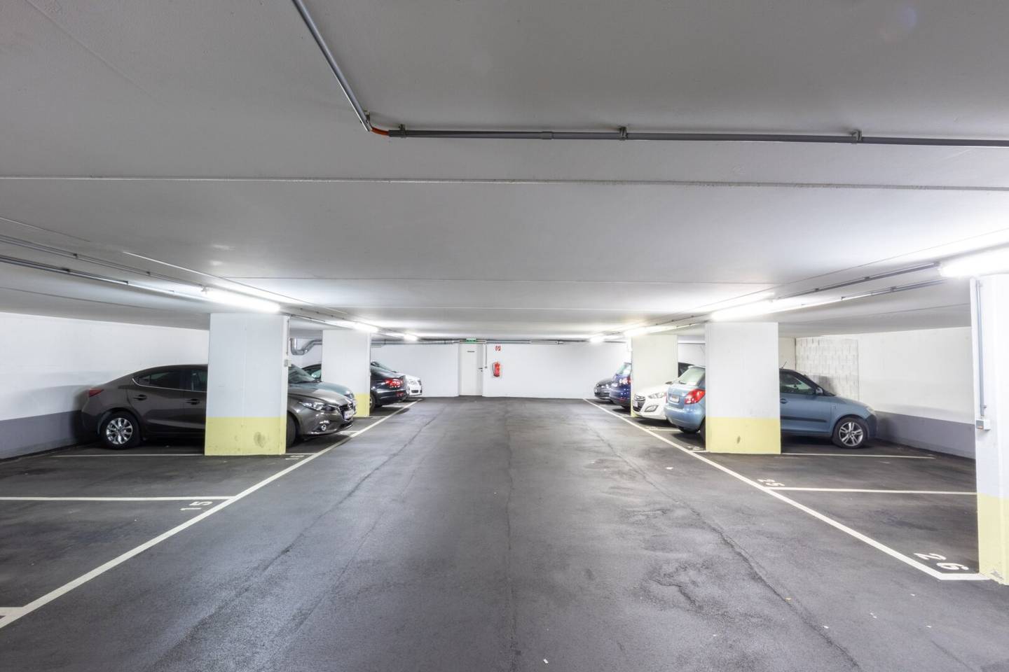 PROVISIONSFREI! Heller Tiefgaragenstellplatz in gepflegter Garage – komfortabel &amp; sicher!