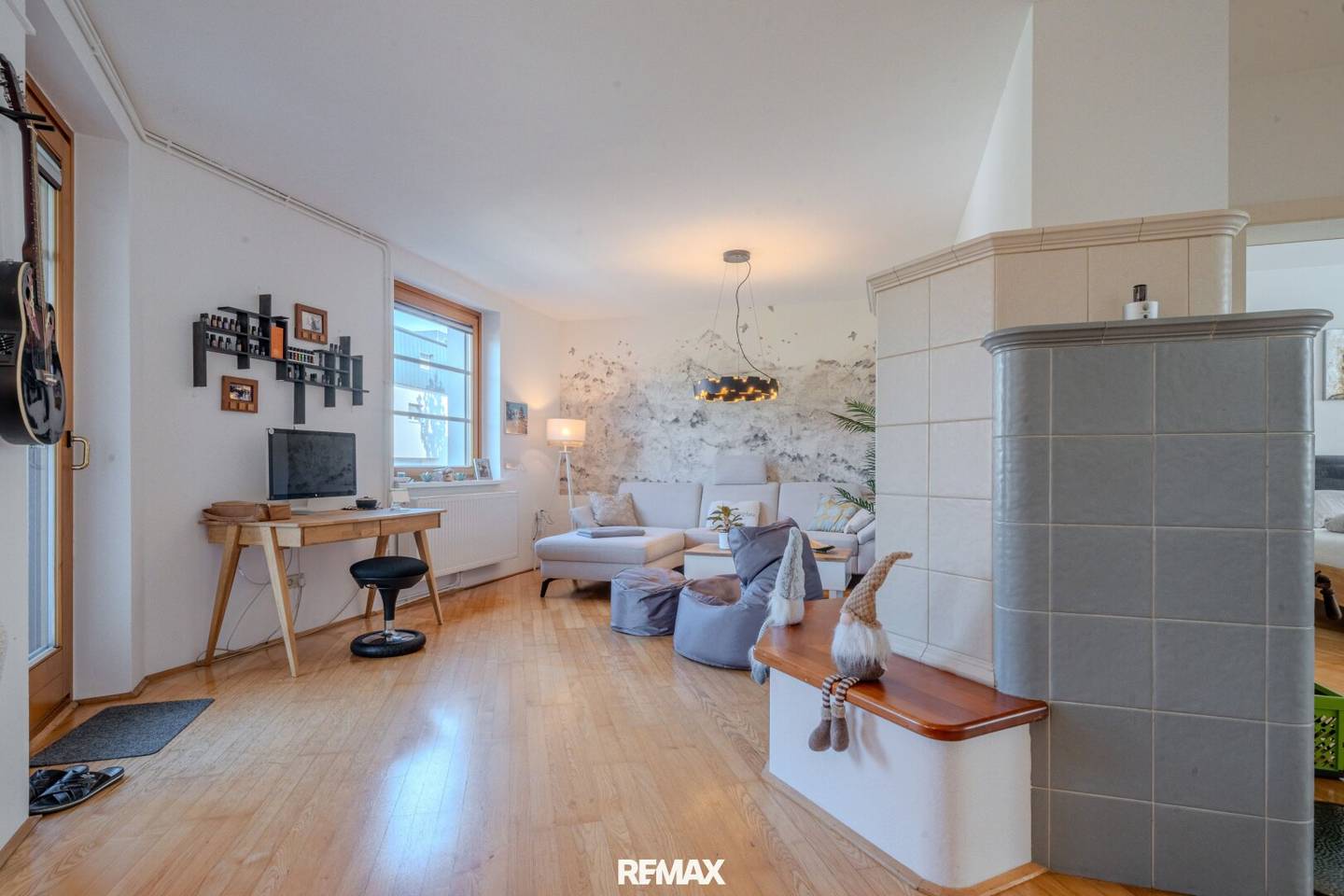 Living quality in the air spa town: bright 3-room apartment with tiled stove &amp; balcony