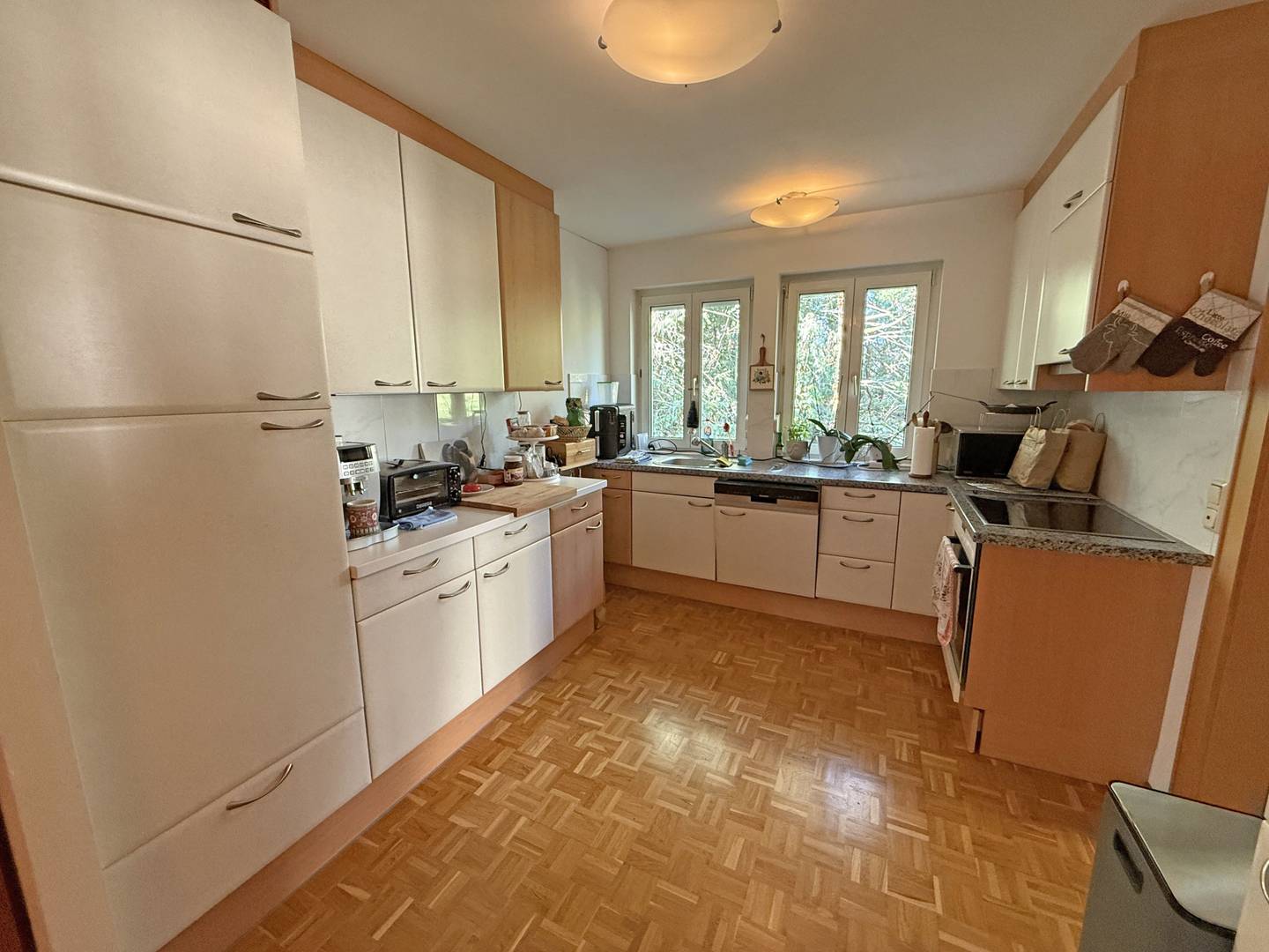 Spacious apartment with sunny terrace in a central location