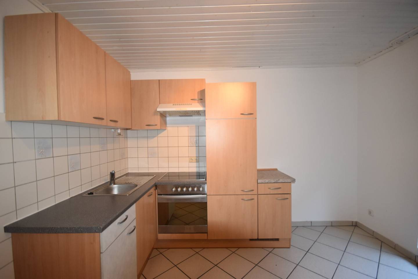 GRÖDIG - Small apartment with balcony and car parking space