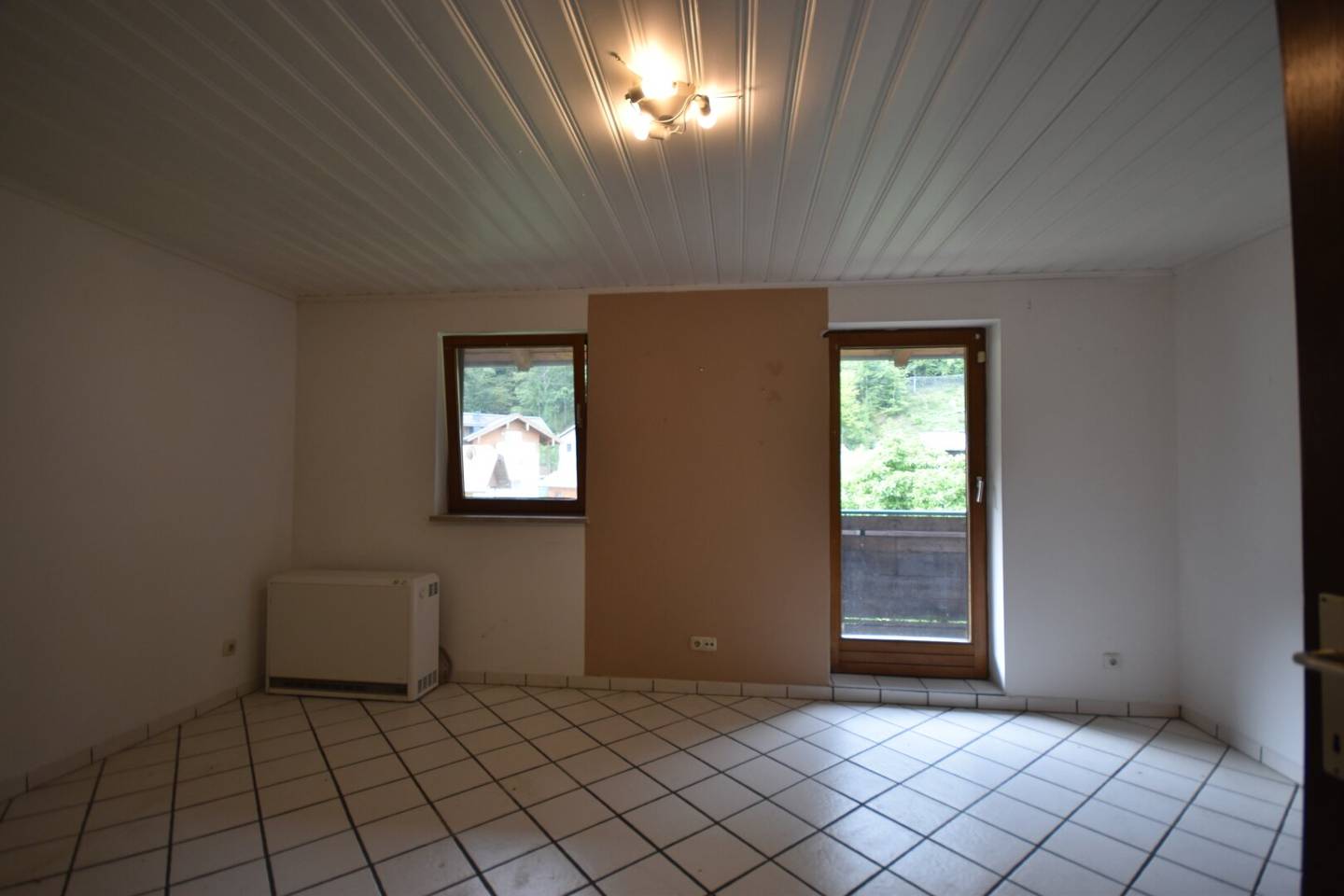 GRÖDIG - Small cozy studio with balcony and green quiet location