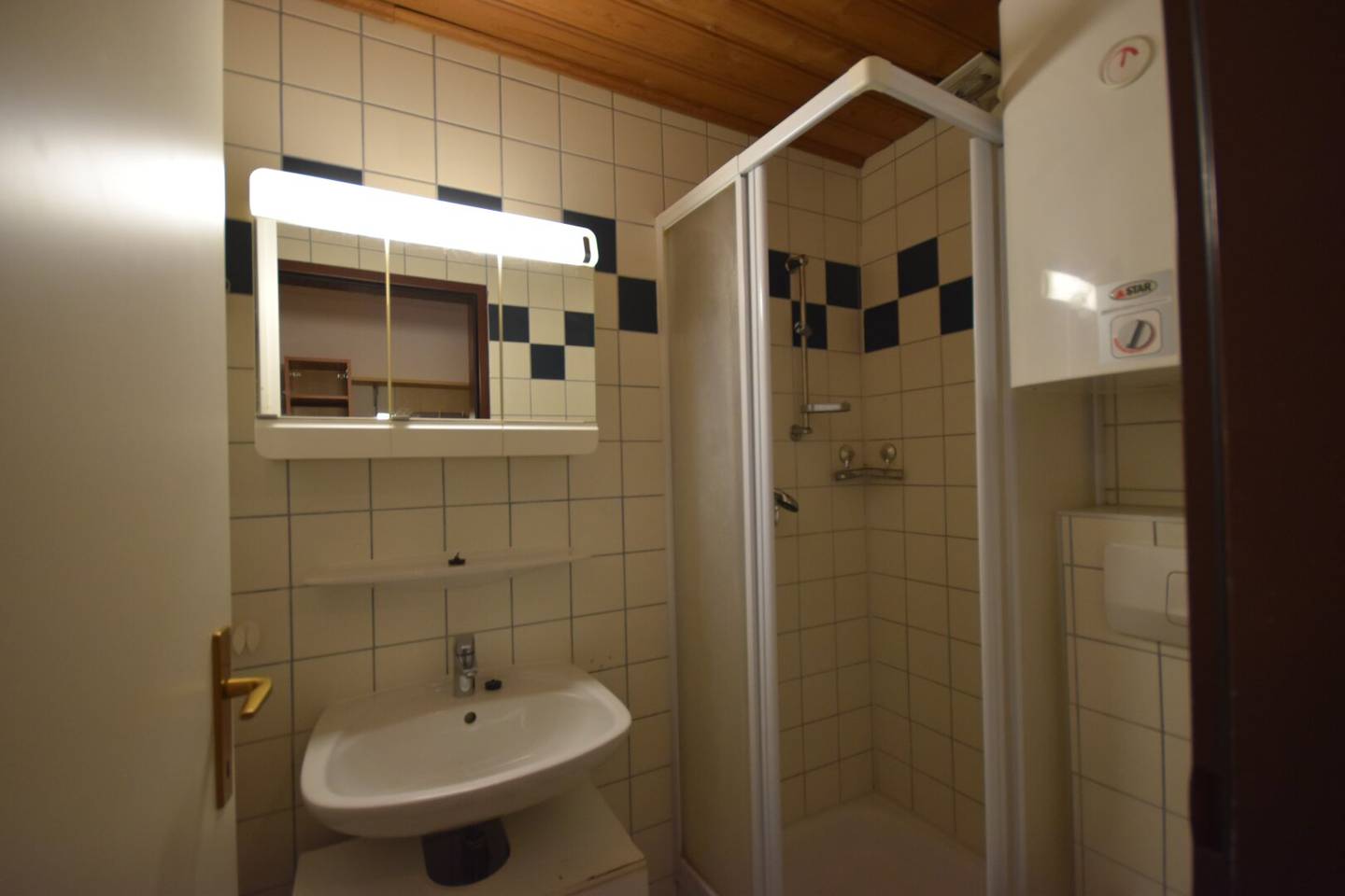 GRÖDIG - Small cozy studio with balcony and green quiet location