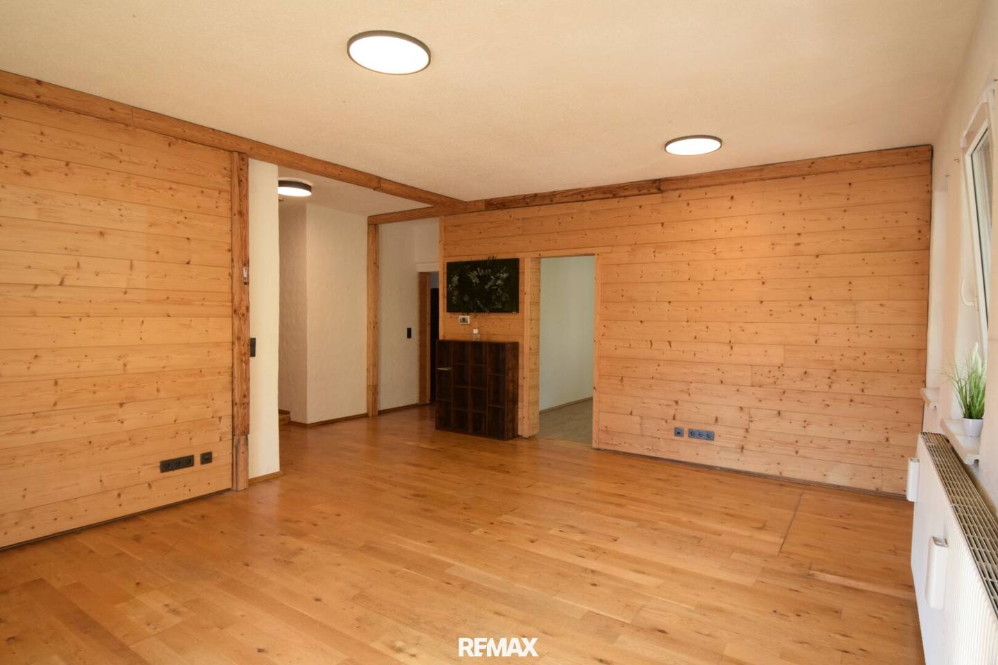 Spacious 3 room rental apartment in the town centre