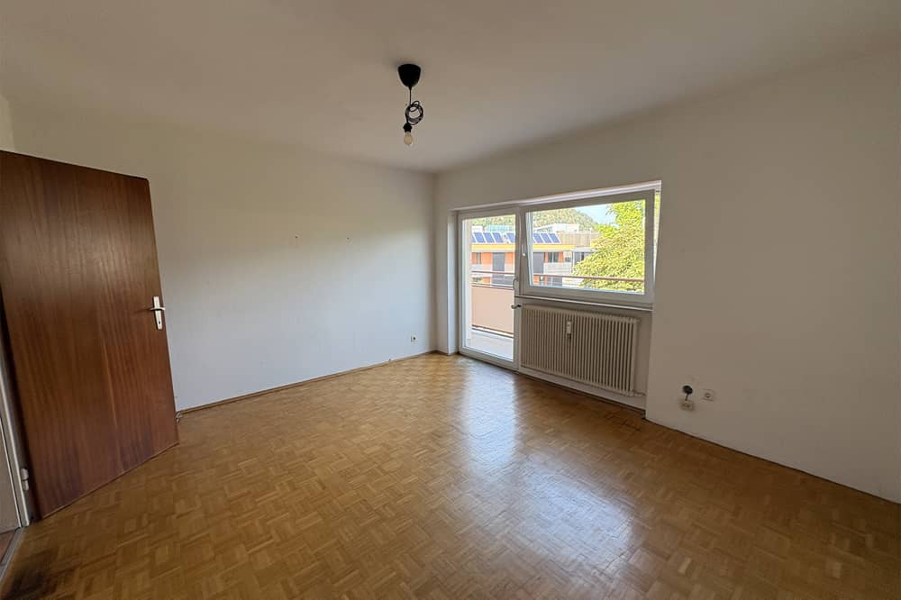 Dachgeschosswohnung mit Balkon und Festungsblick