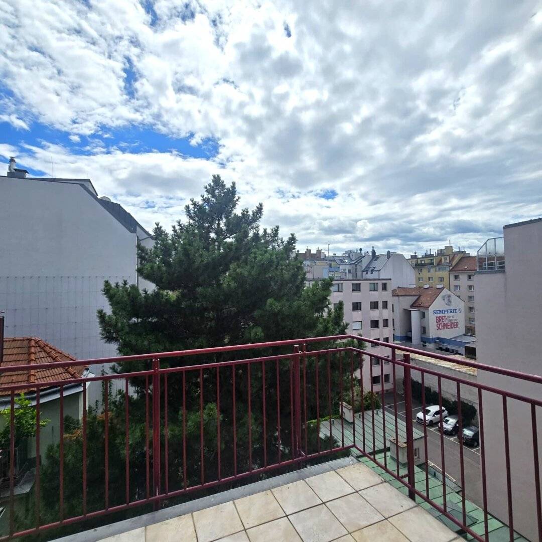 traumhafte, hofseitige Balkonwohnung – nähe Gellertplatz