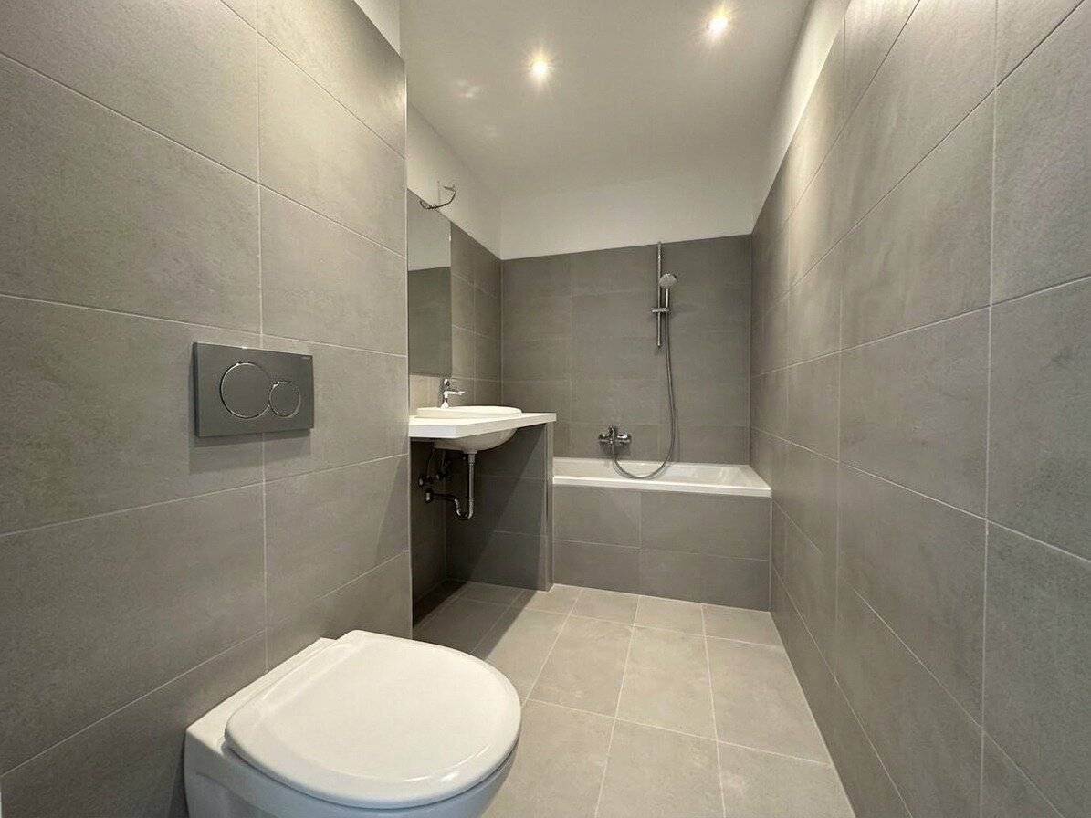 First-class 2-room apartment with cooling directly next to U4 U6 Längenfeldgasse