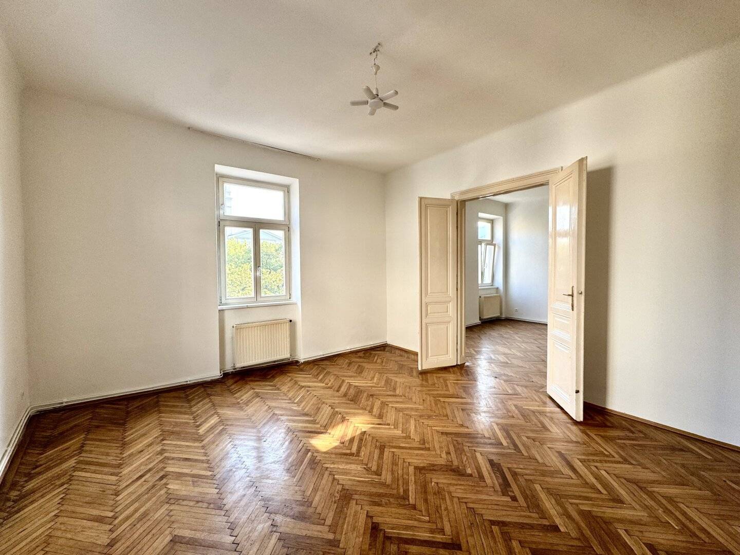 2-room old building apartment at Keplerplatz for rent