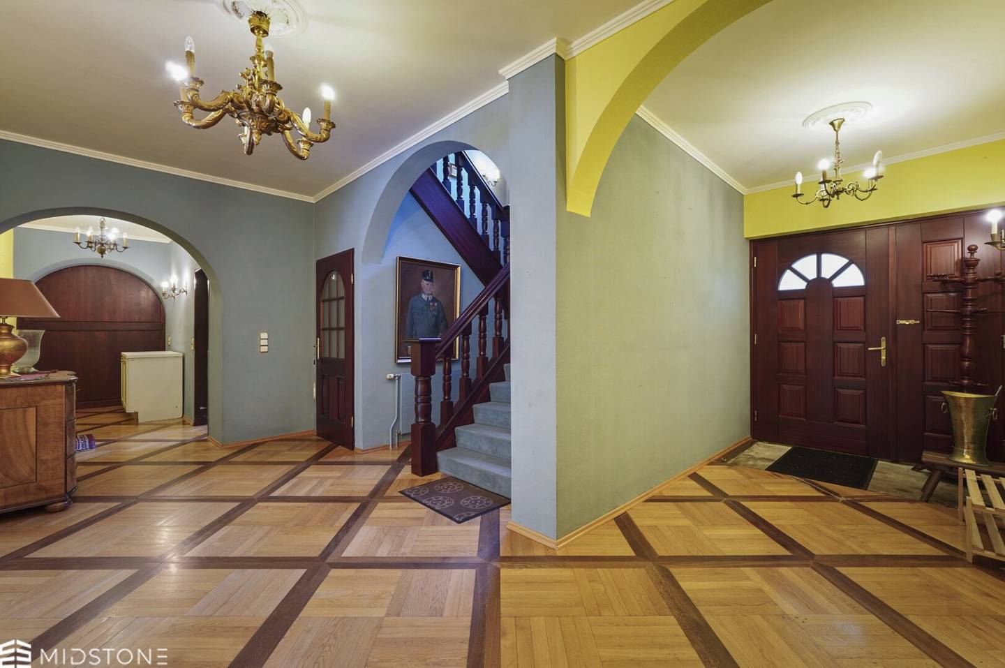 Repräsentative Villa mit parkähnlichem Garten und vielseitigen Nutzungsmöglichkeiten