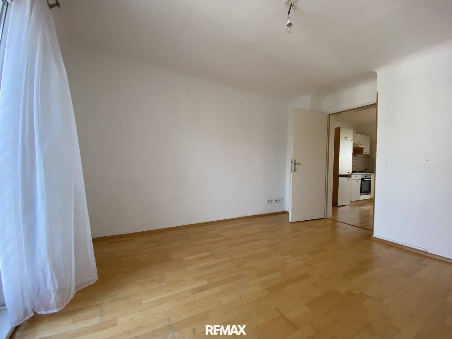 Attic apartment with terrace near U4/S-Bahn, Wertheimsteinpark and Donaukanal