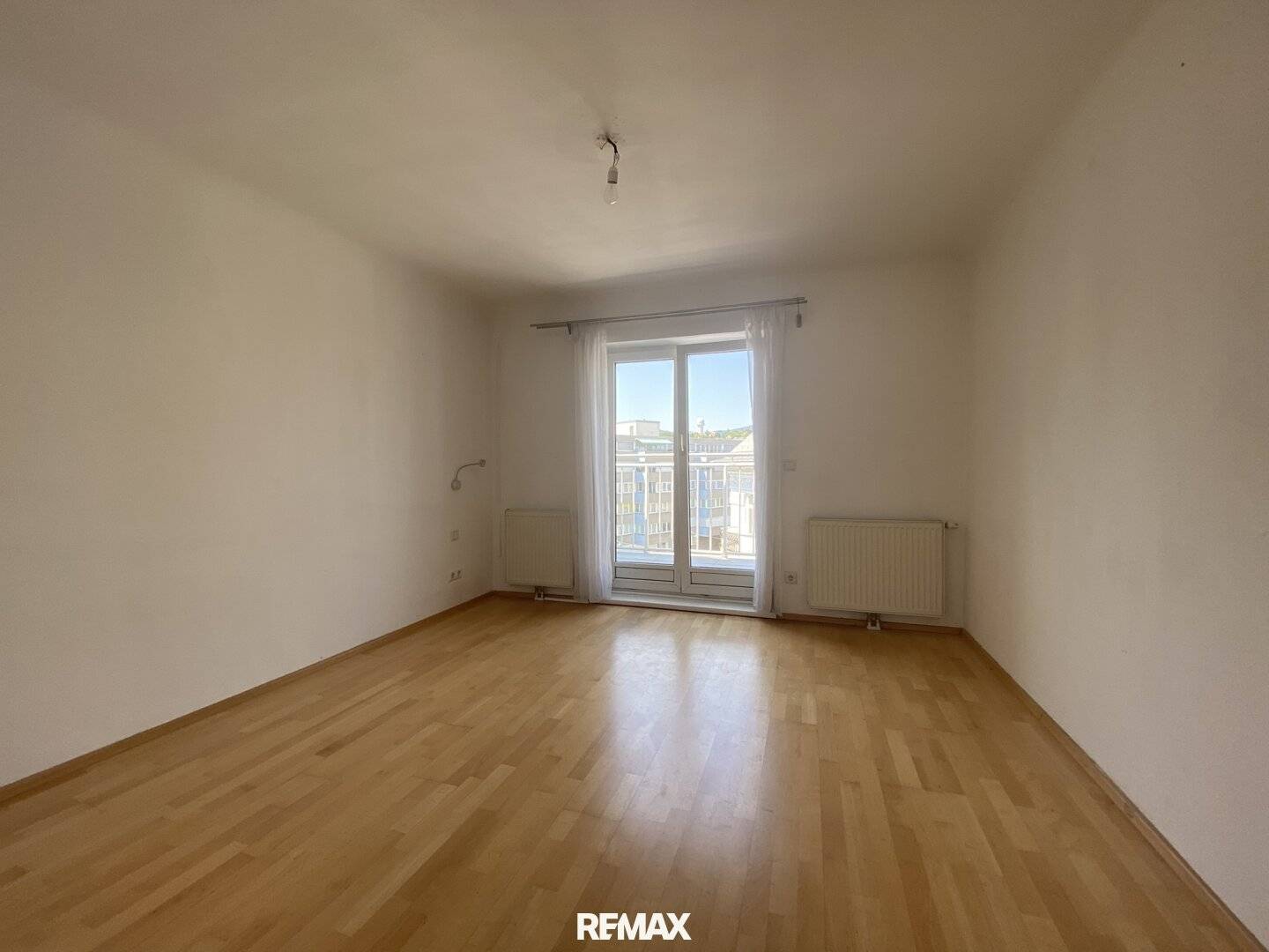 Attic apartment with terrace near U4/S-Bahn, Wertheimsteinpark and Donaukanal