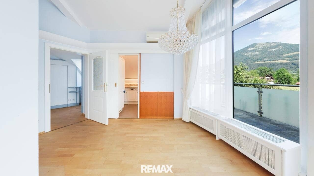 Bright 3-room penthouse apartment: south terrace, mountain view in Salzburg-Aigen