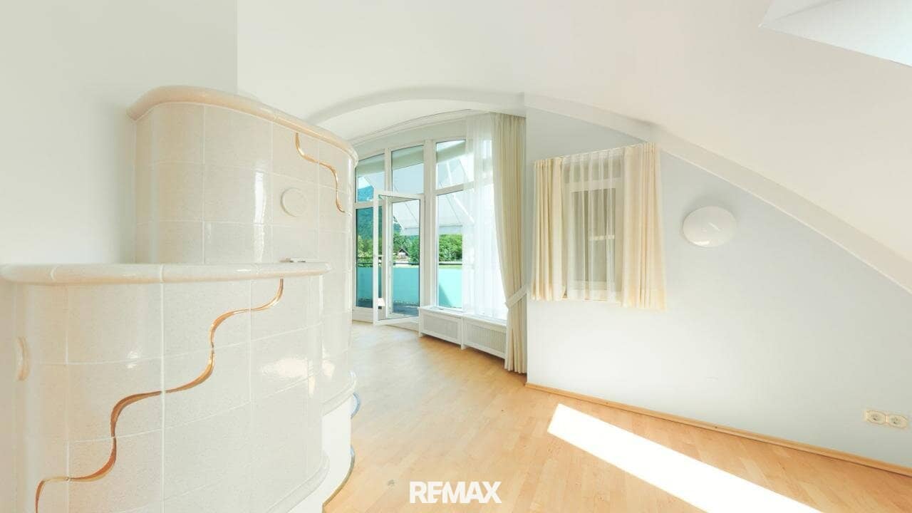 Bright 3-room penthouse apartment: south terrace, mountain view in Salzburg-Aigen