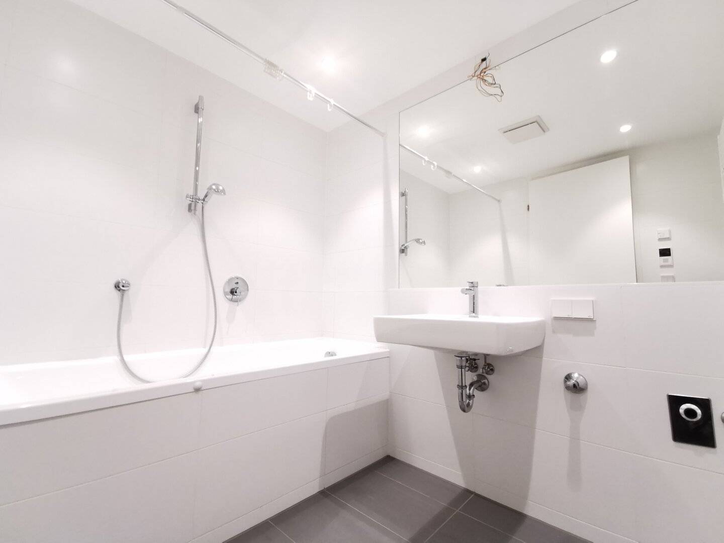 Modern 2-room apartment in 1060 - High-quality fittings and excellent spatial concept - South-facing loggia