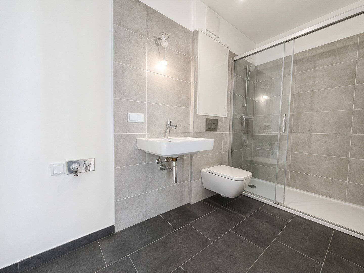 Smart investment in Vienna: 2-room new build, high rentability, low operating costs - kitchen included