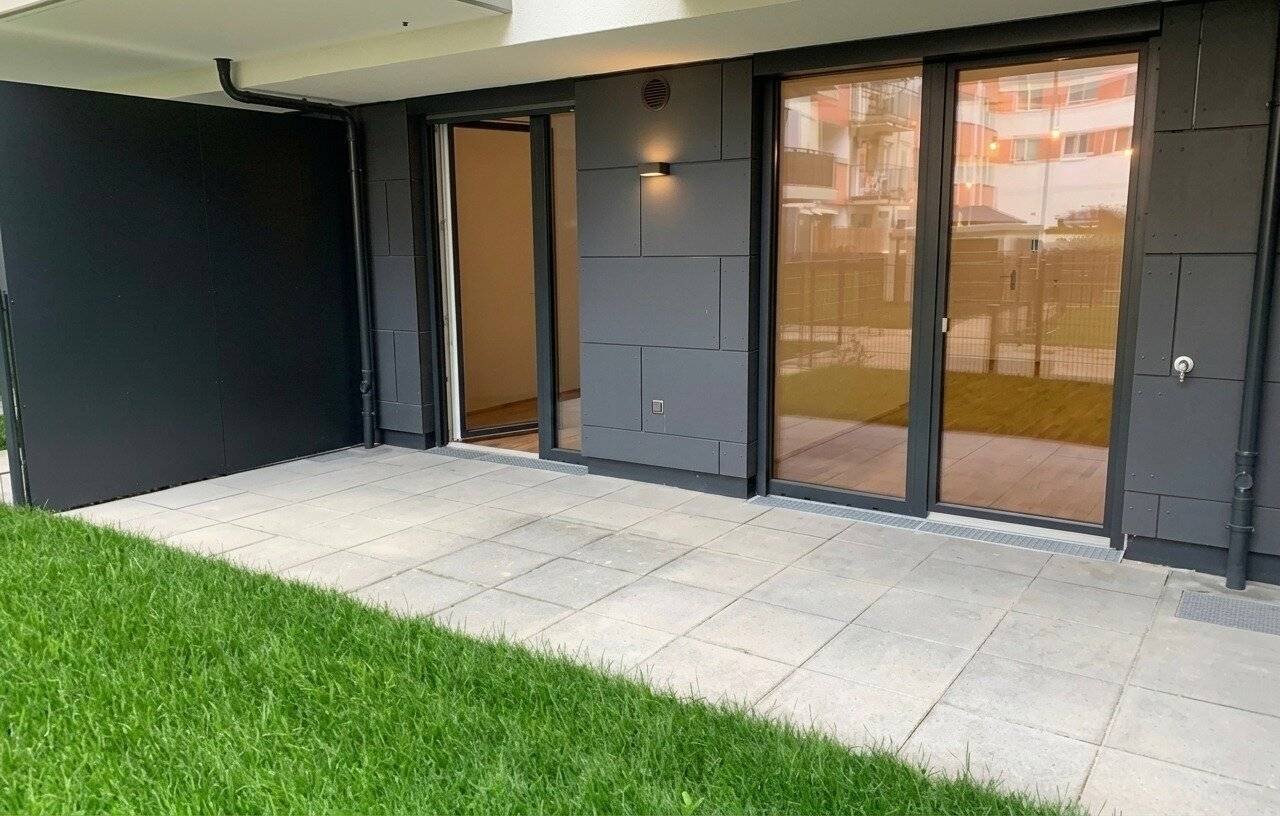 Beautiful 2-room apartment with garden