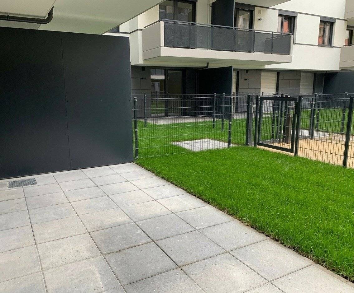 Beautiful 2-room apartment with garden