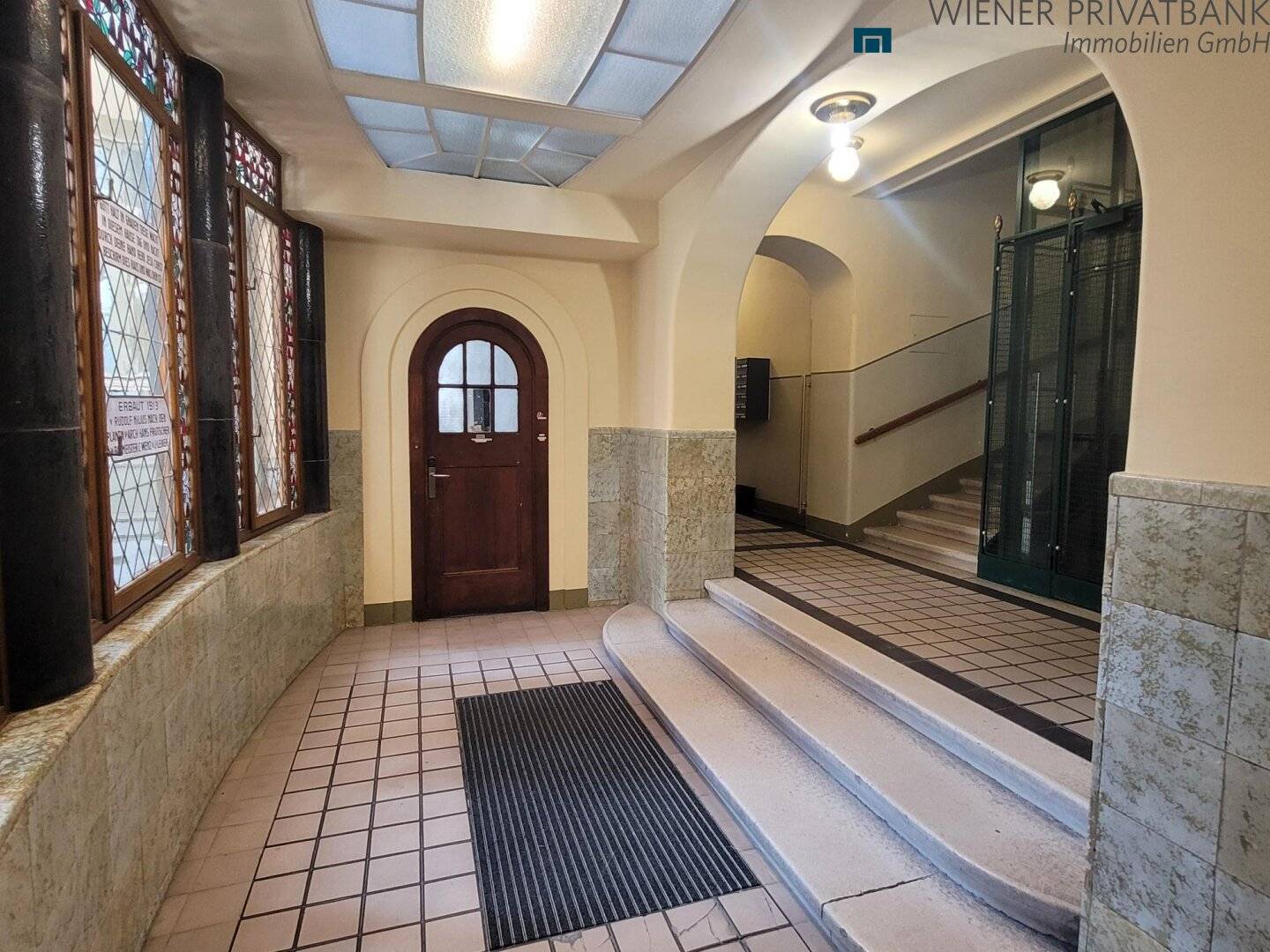 3 ROOM APARTMENT IN BEAUTIFUL OLD BUILDING NEAR INNERE STADT