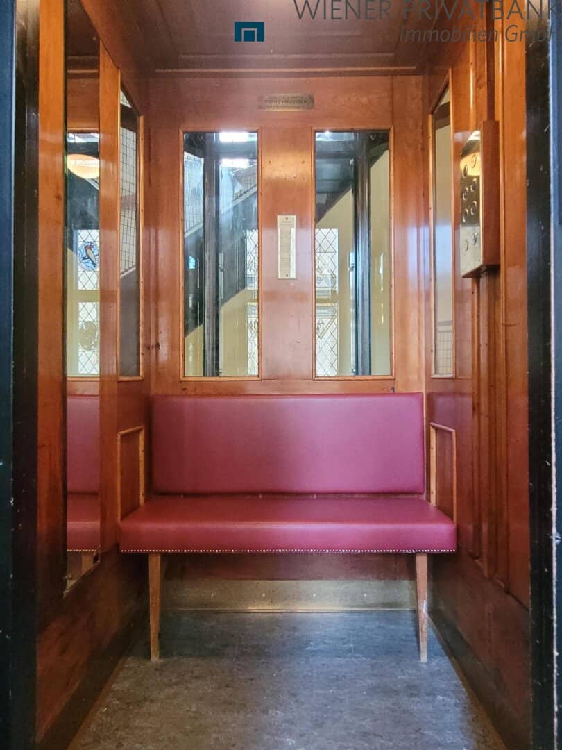 3 ROOM APARTMENT IN BEAUTIFUL OLD BUILDING NEAR INNERE STADT